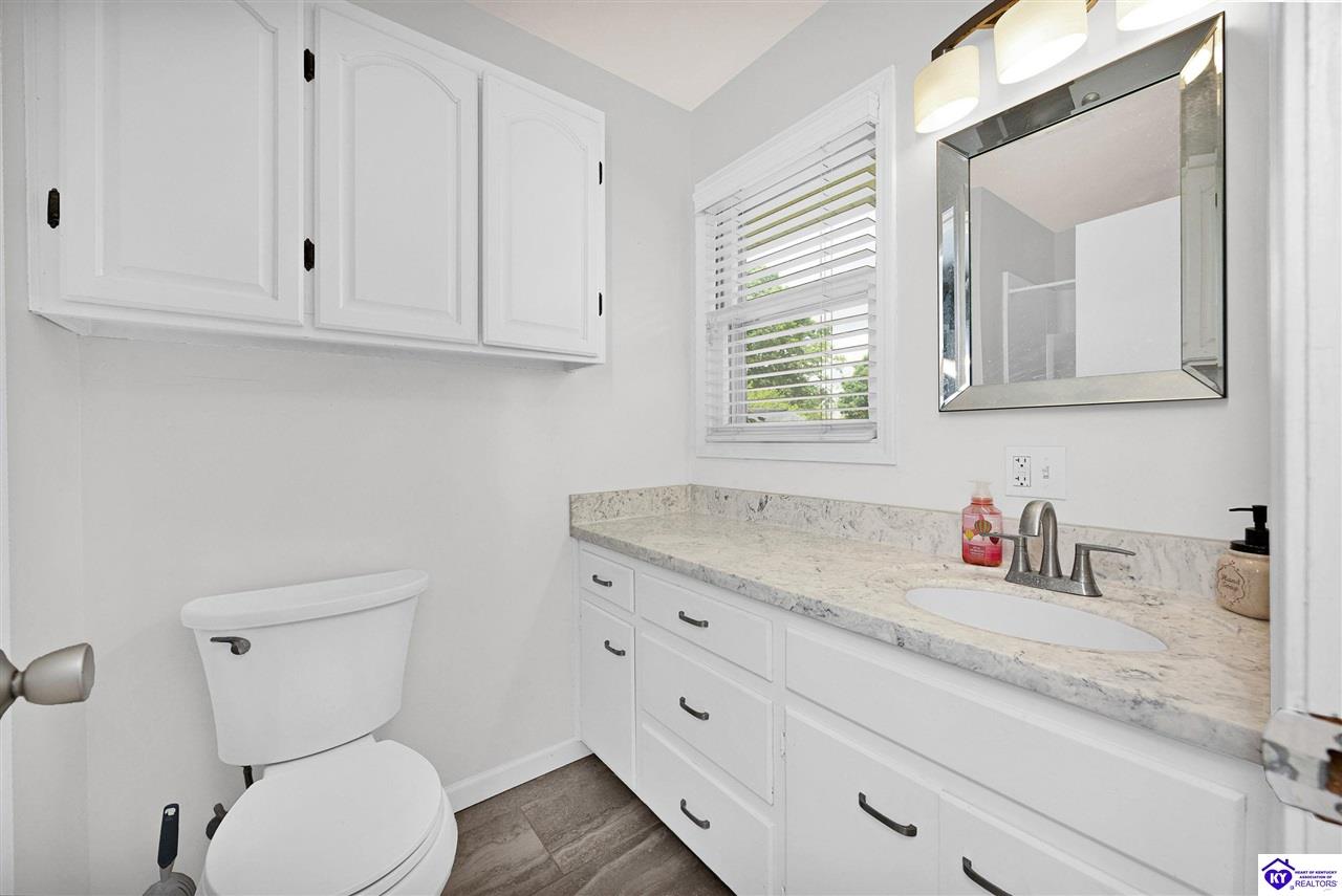 100 Bedford Court Property Photo 18