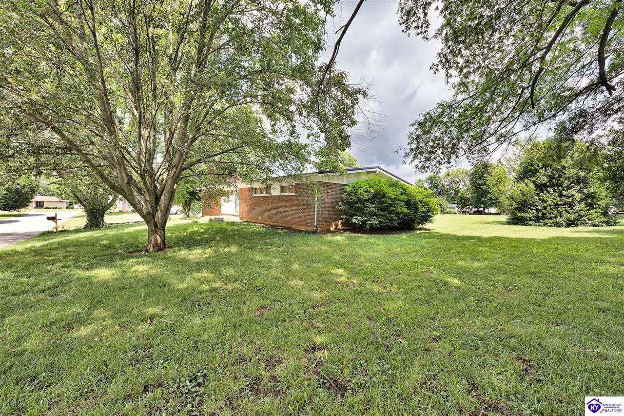 100 Bedford Court Property Photo 23