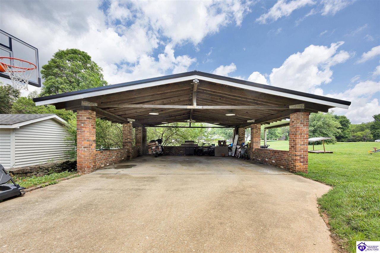 100 Bedford Court Property Photo 25