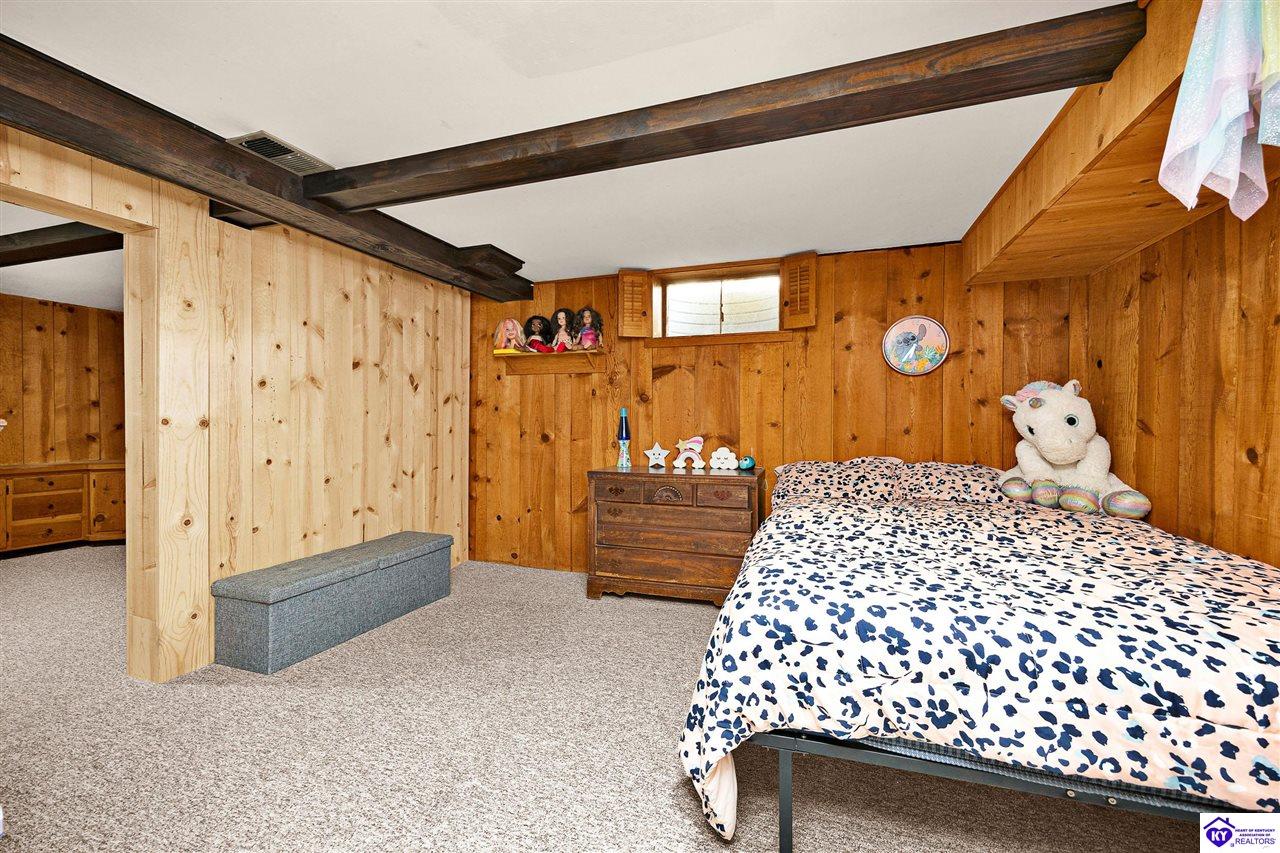 100 Bedford Court Property Photo 29