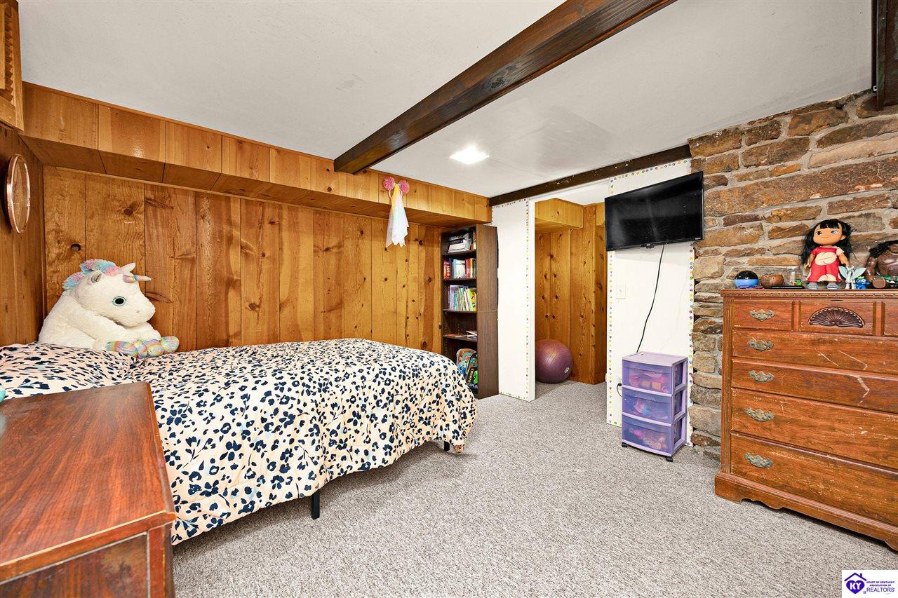 100 Bedford Court Property Photo 34