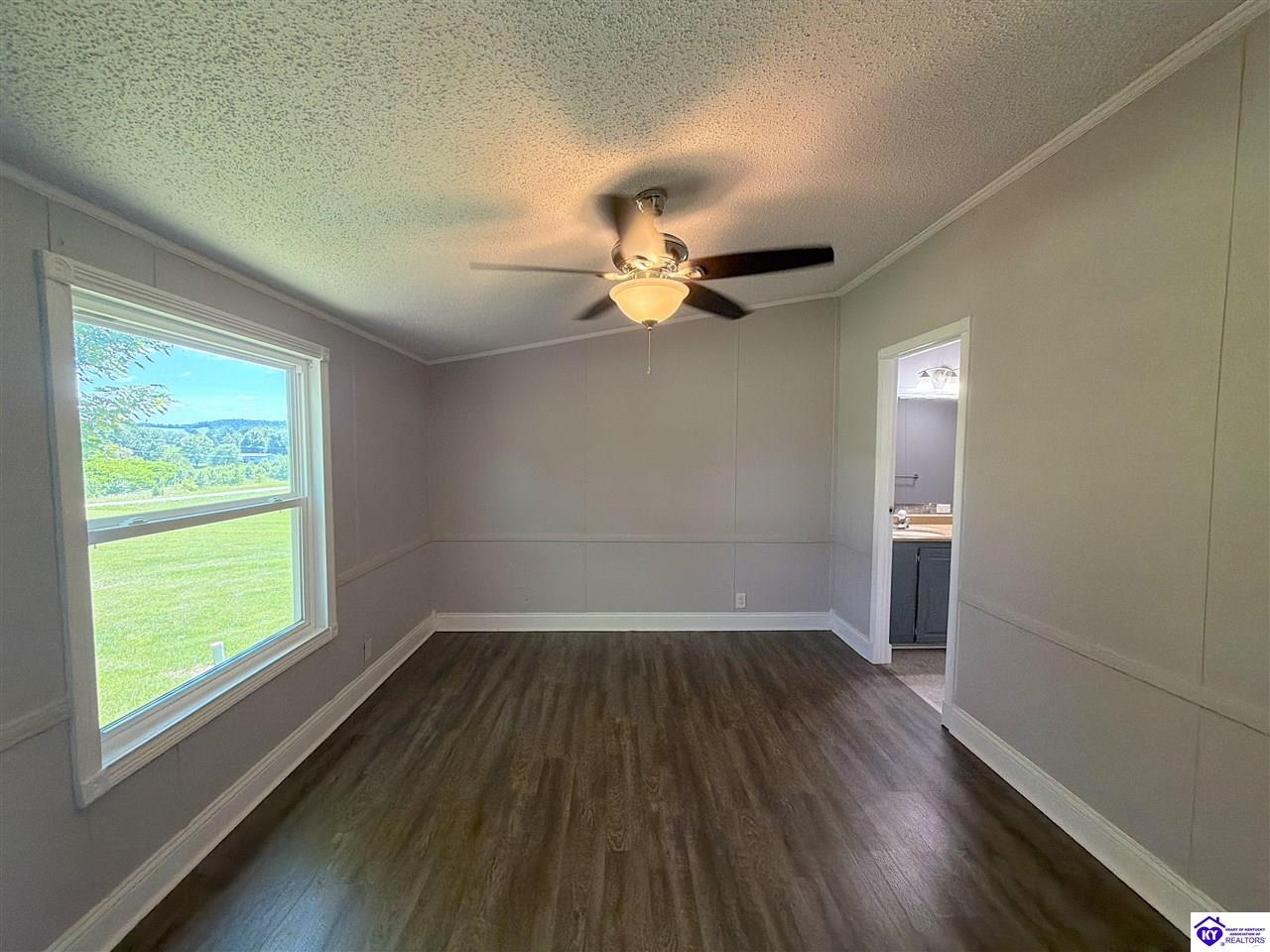 988 Sunset Drive Property Photo 9