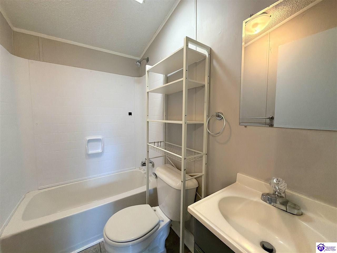 988 Sunset Drive Property Photo 14