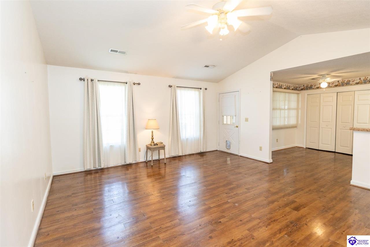 1312 Rocky Loop Property Photo 5