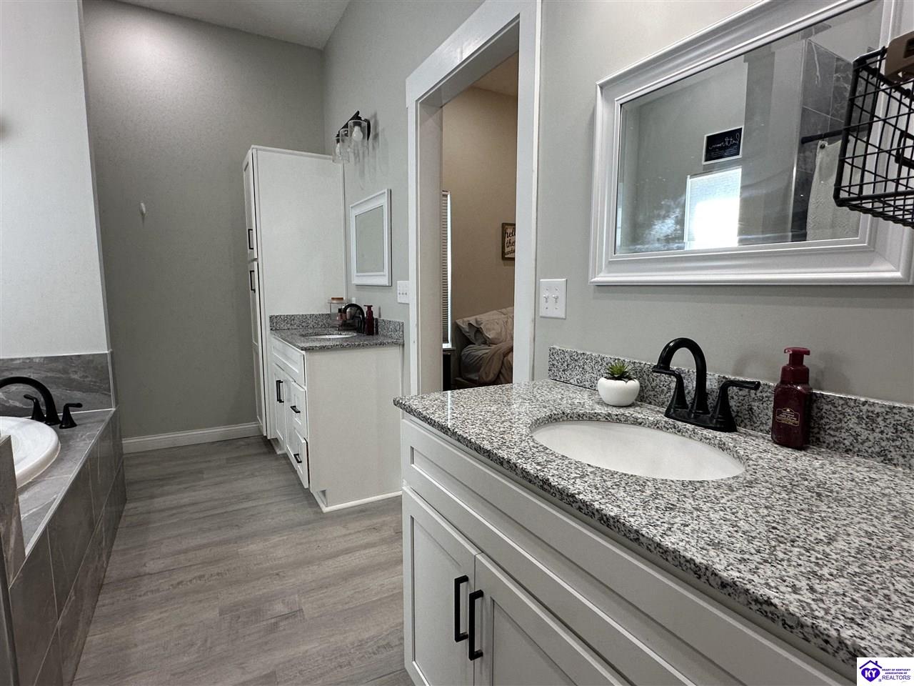 100 Blackberry Drive Property Photo 17