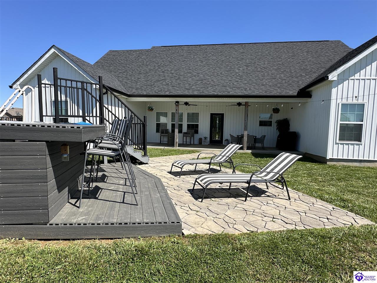 100 Blackberry Drive Property Photo 25