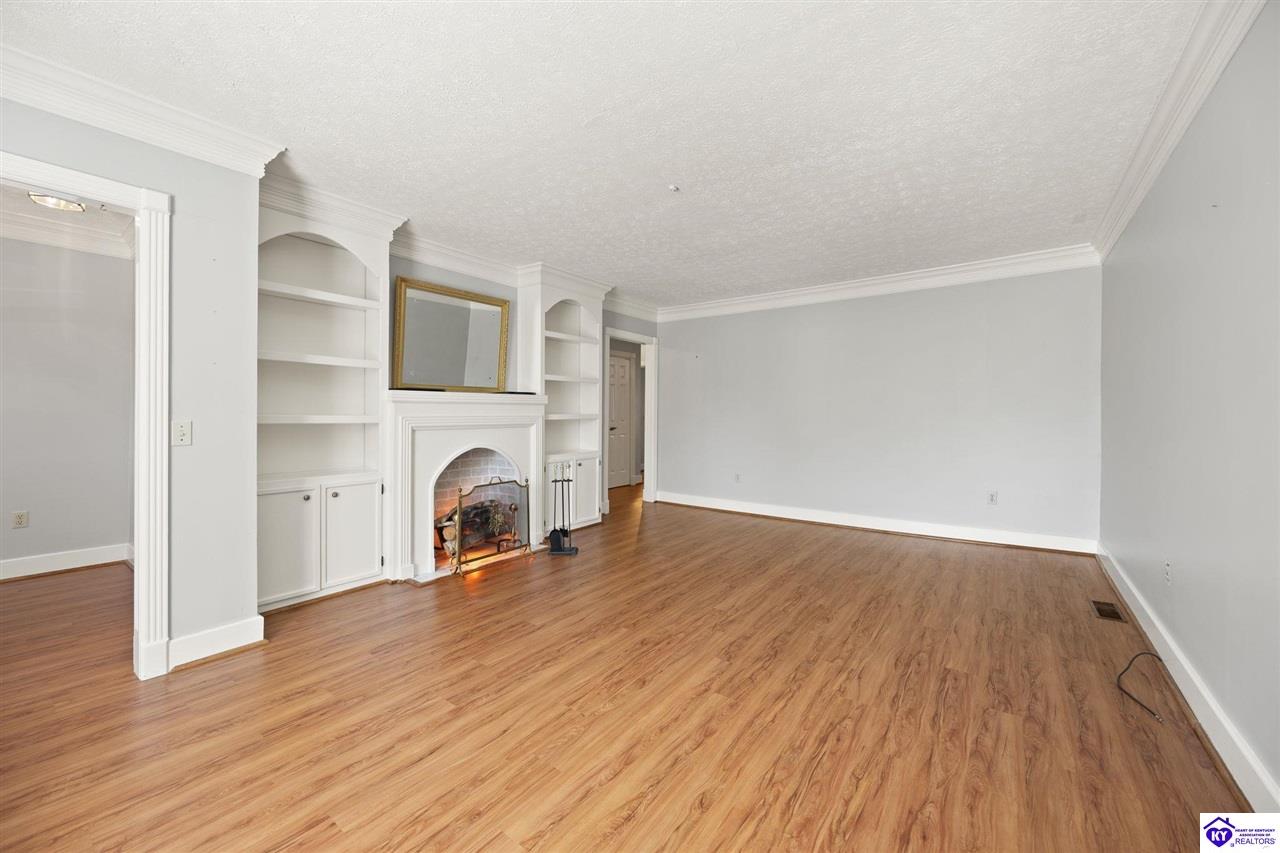 102 Regency Court B-3 Property Photo 6