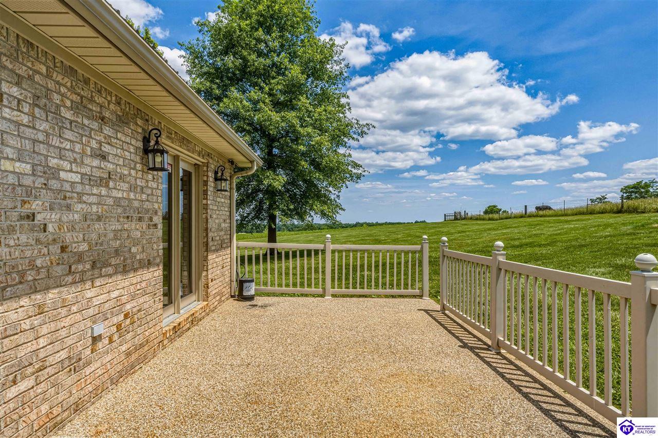 1250 Stringtown Road Property Photo 7