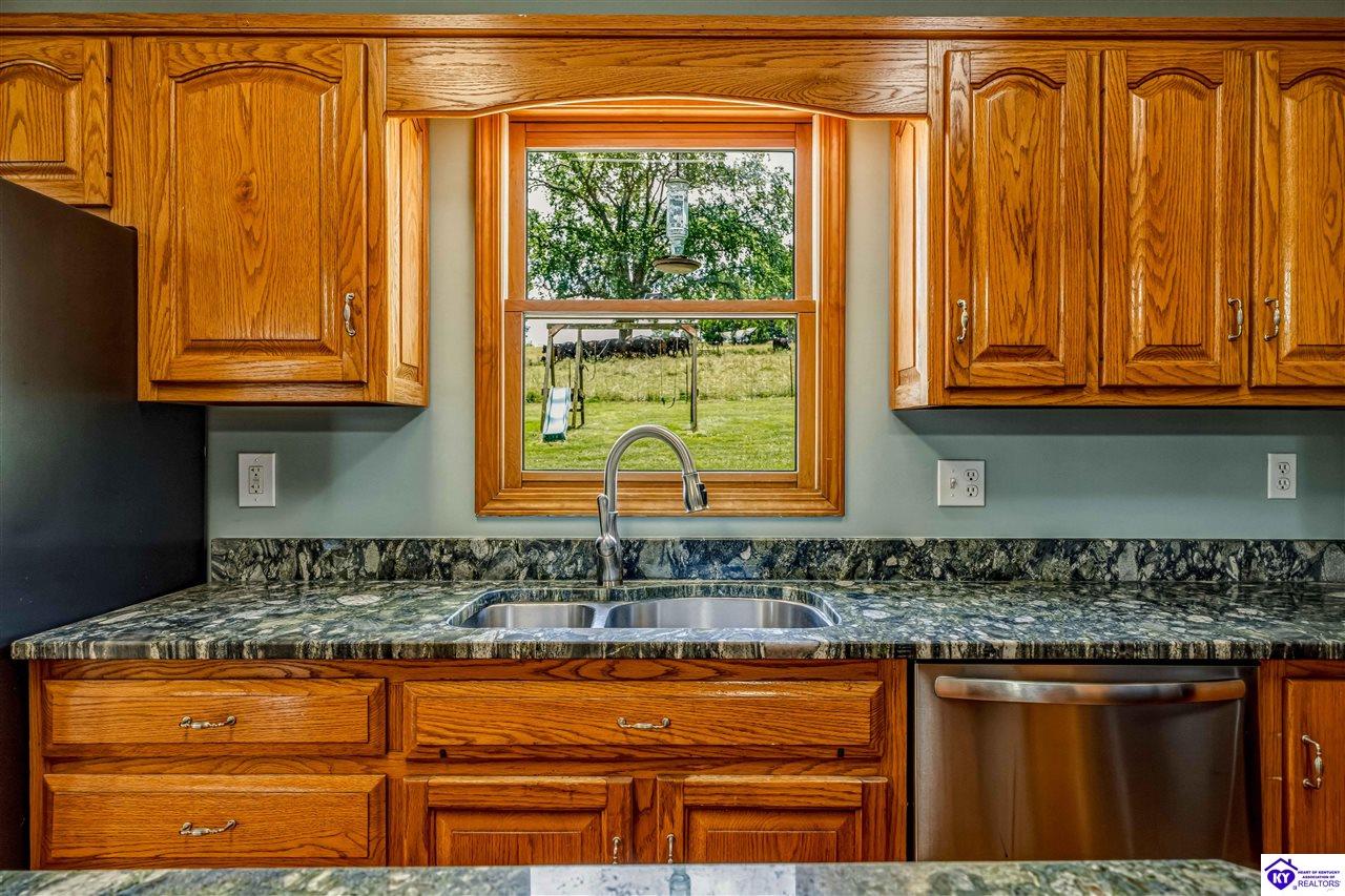 1250 Stringtown Road Property Photo 21