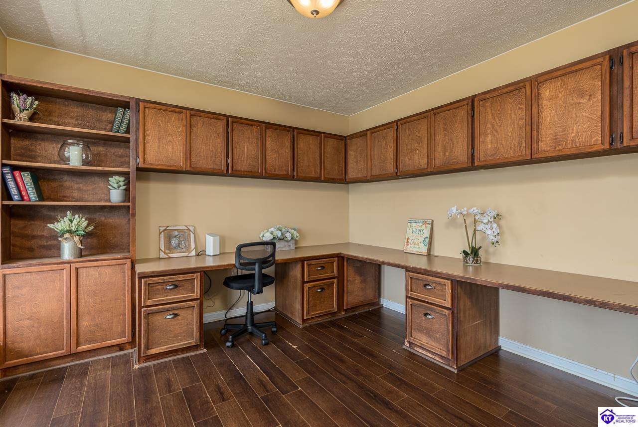 633 Wind Brook Drive Property Photo 3