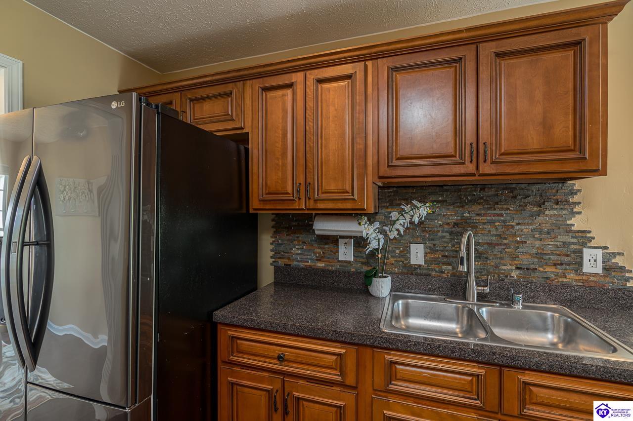 633 Wind Brook Drive Property Photo 12