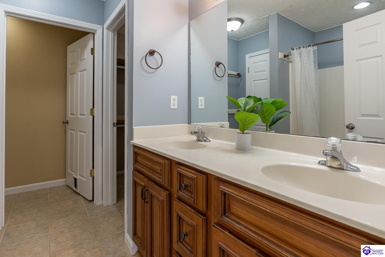 633 Wind Brook Drive Property Photo 20