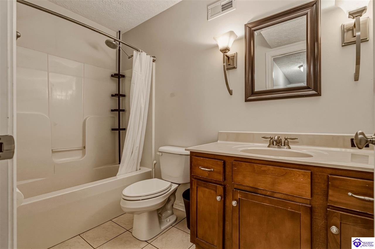 102 A Legacy Court Property Photo 33