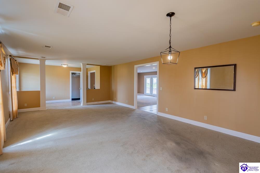 438 N Walnut Street Property Photo 10