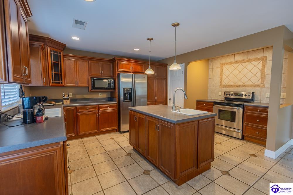 438 N Walnut Street Property Photo 13