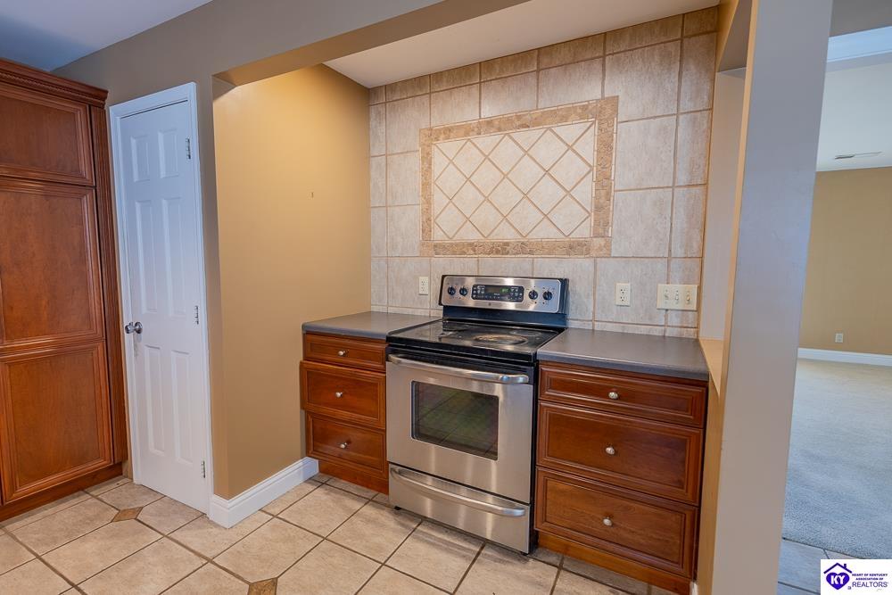 438 N Walnut Street Property Photo 14