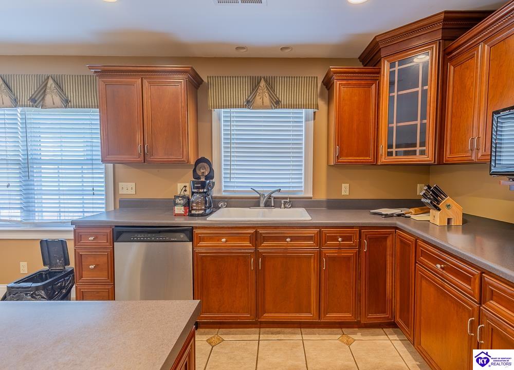 438 N Walnut Street Property Photo 16
