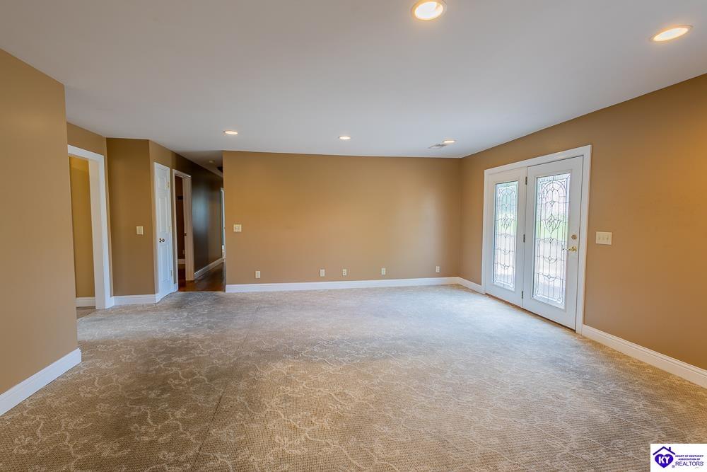438 N Walnut Street Property Photo 17