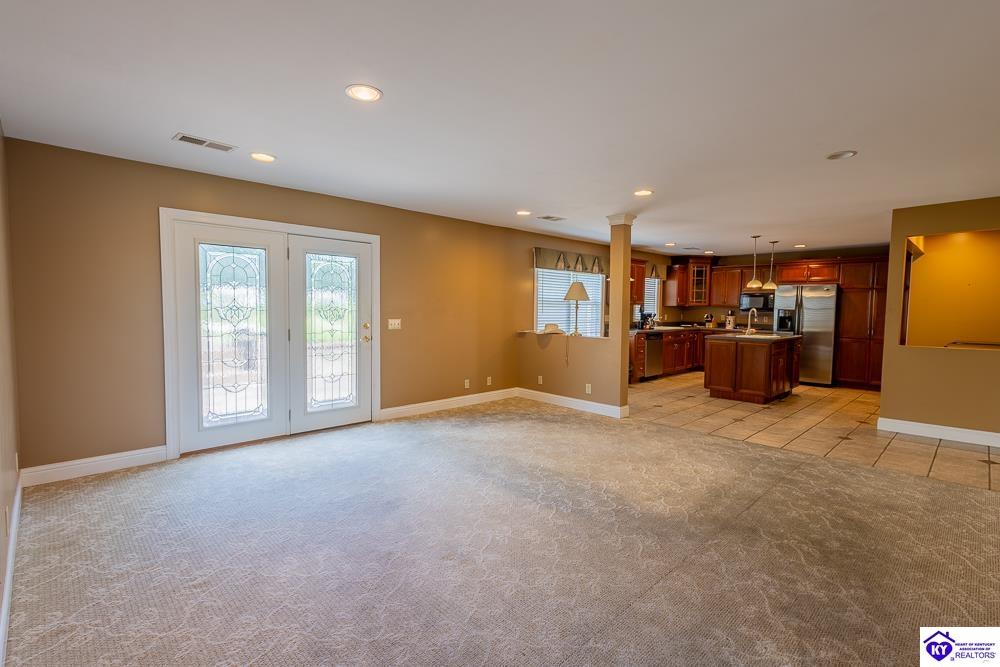 438 N Walnut Street Property Photo 18