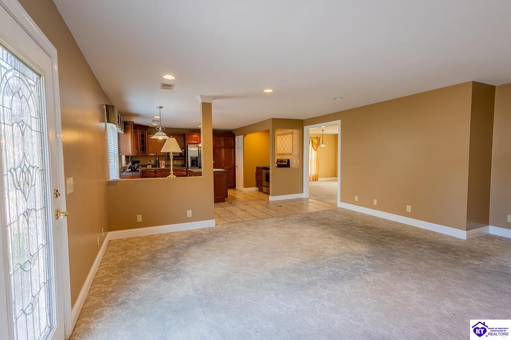 438 N Walnut Street Property Photo 19