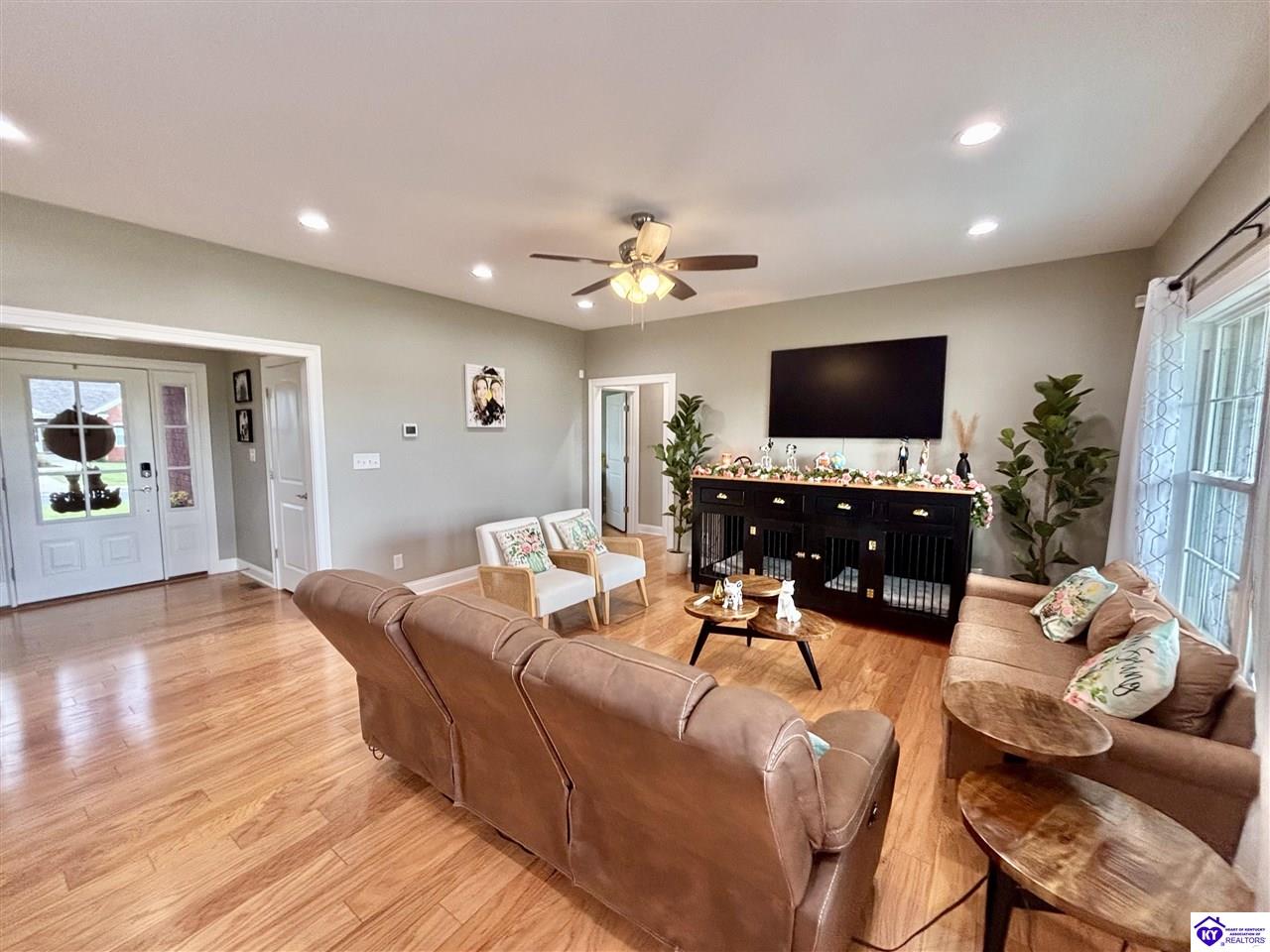 141 Royal View Drive Property Photo 8