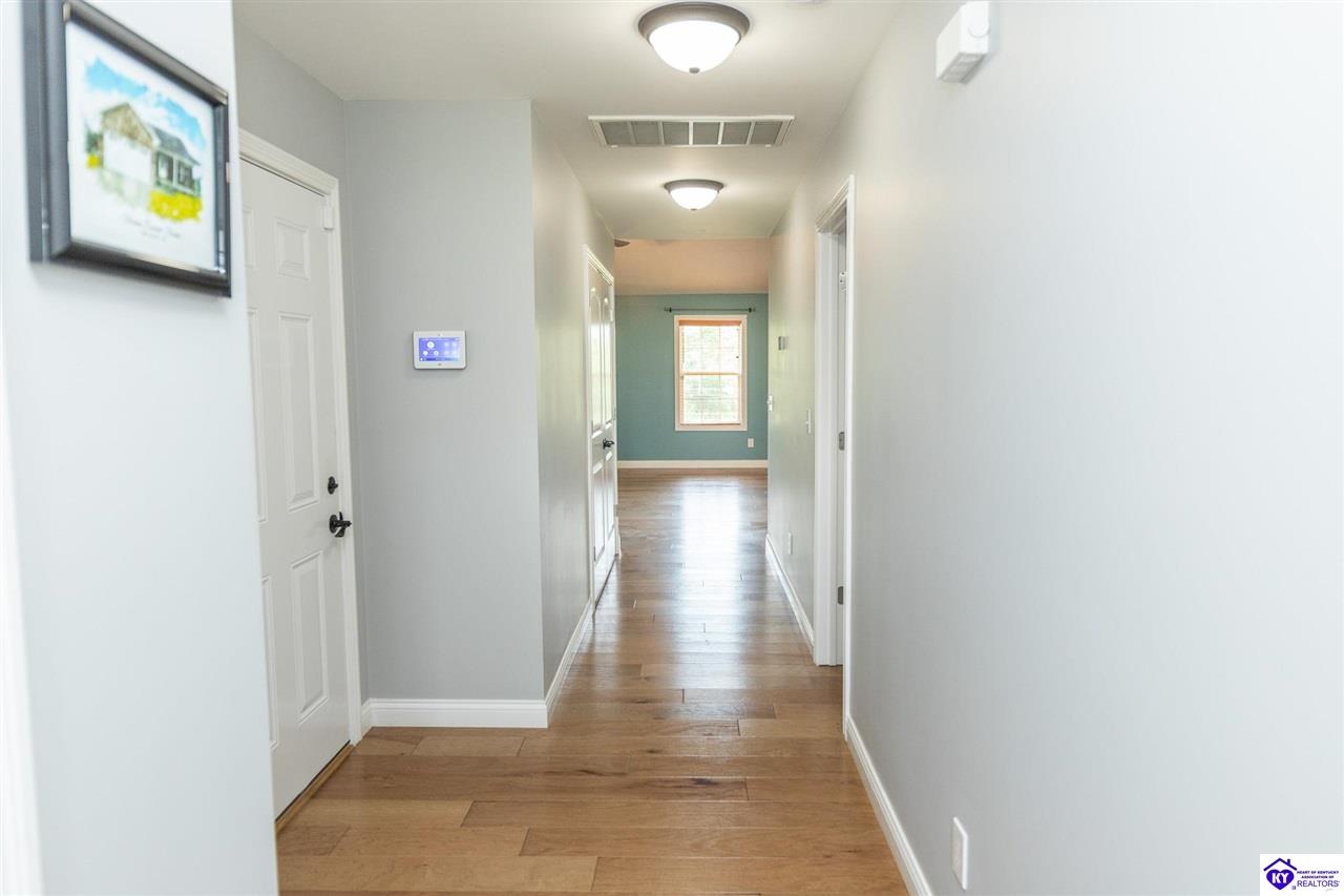 179 Twin Lakes Drive Property Photo 4