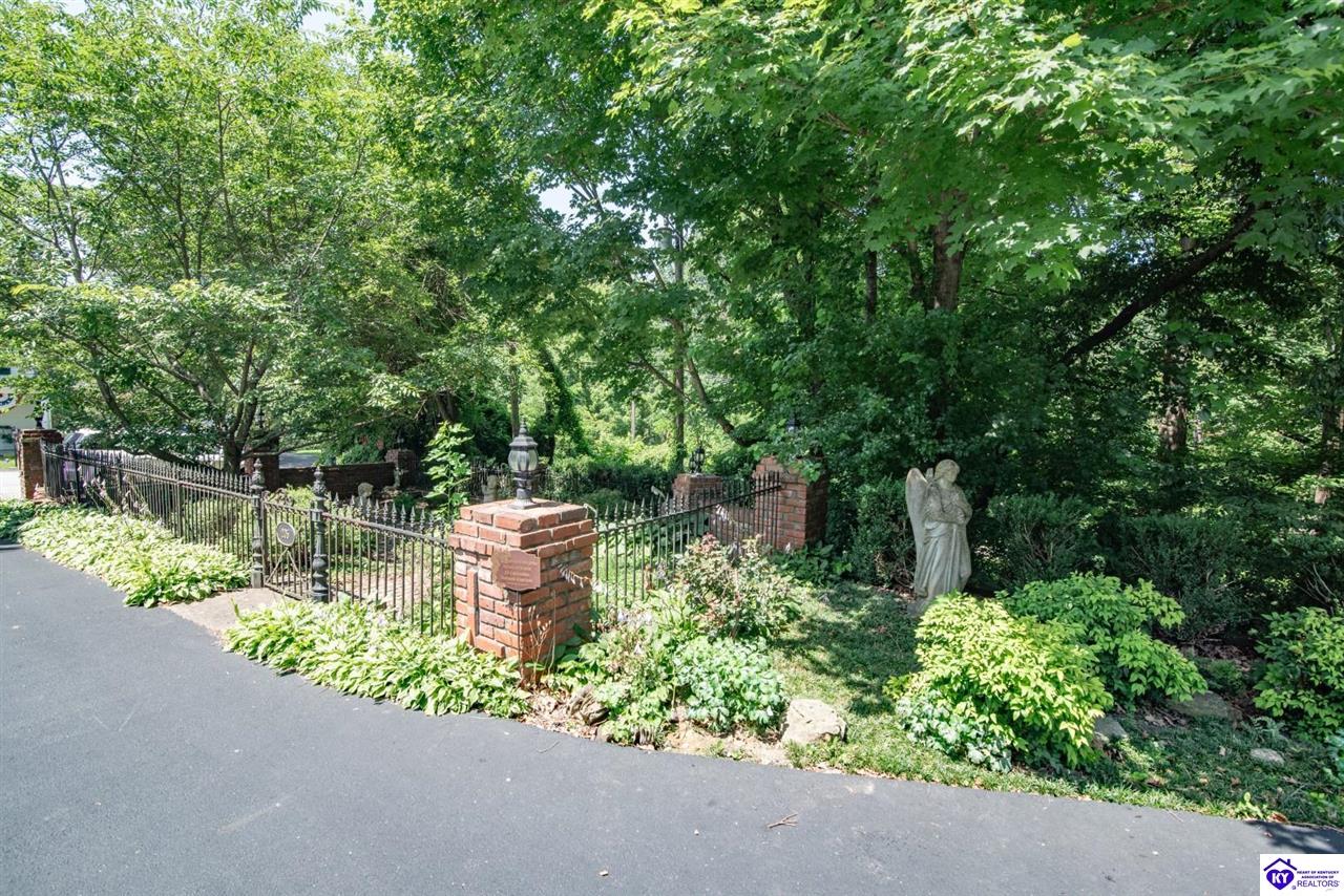 205 W Chestnut Street Property Photo 64