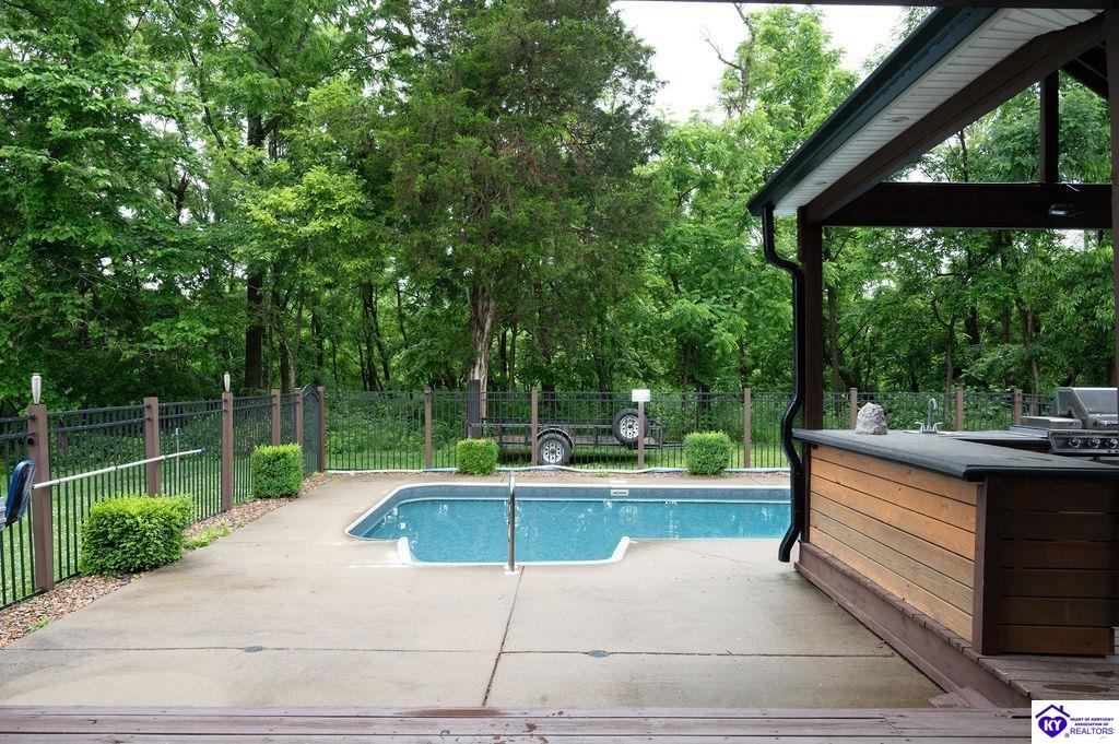 80 Mayfield Ct Property Photo 3