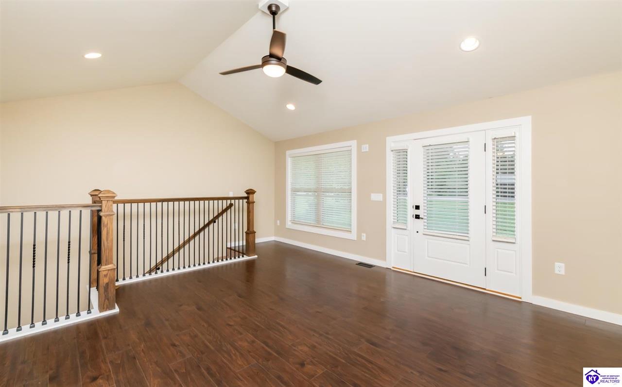 369 Meadowview Drive Property Photo 5