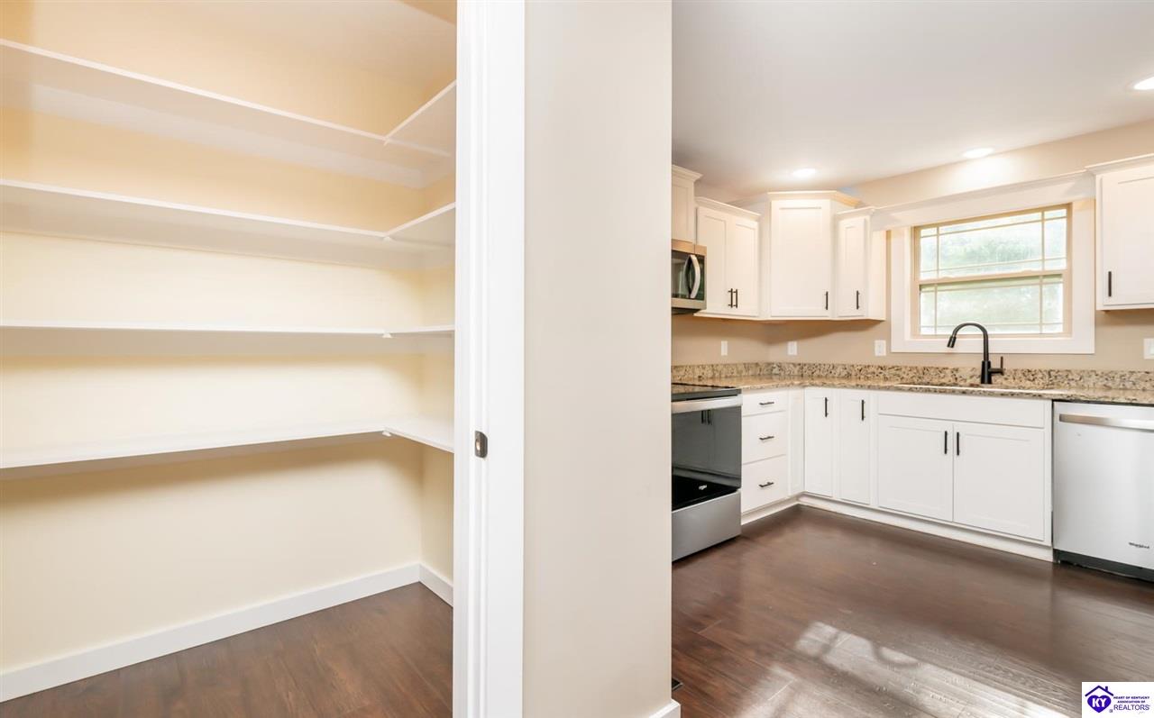 369 Meadowview Drive Property Photo 19