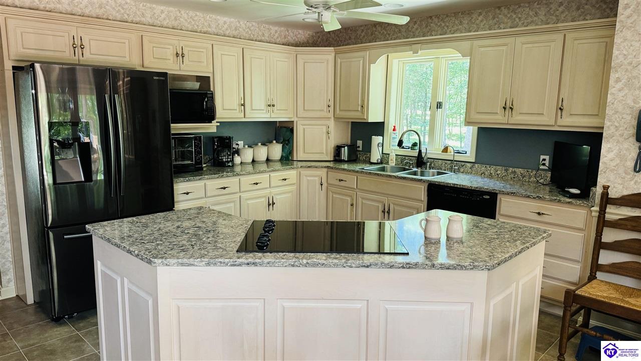 150 Parkside Drive Property Photo 36