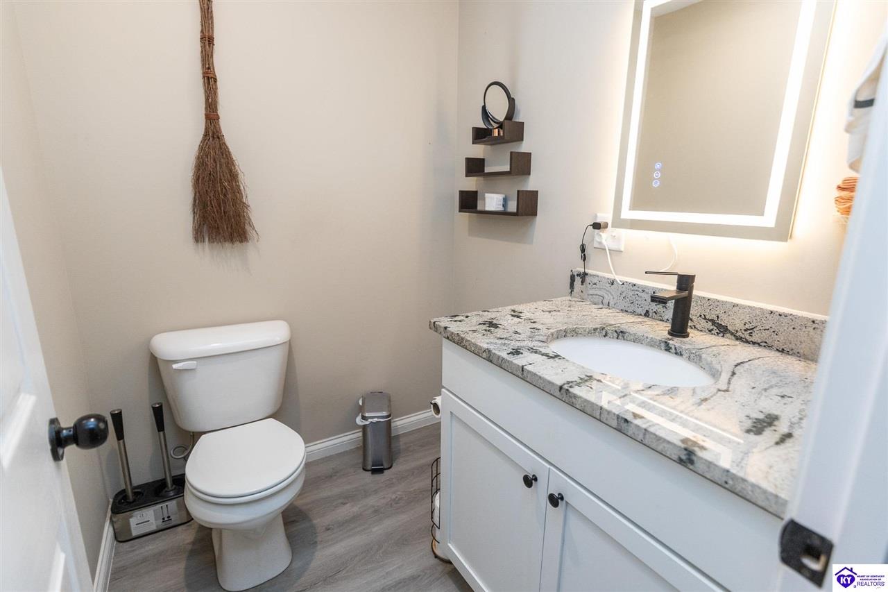 7205 S Woodland Drive Property Photo 11