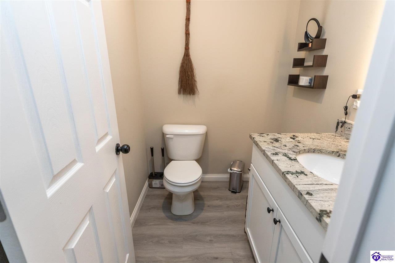 7205 S Woodland Drive Property Photo 12