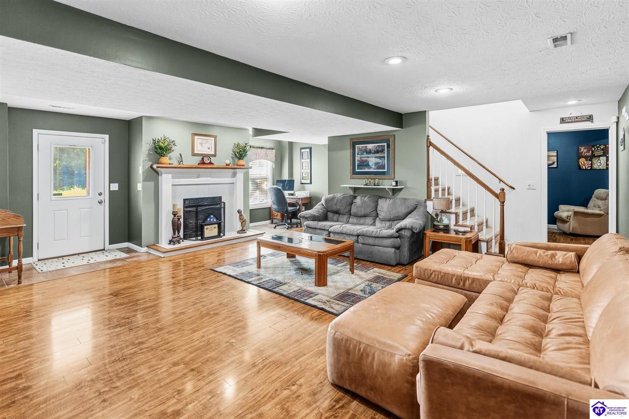 94 Bentley Boulevard Property Photo 30