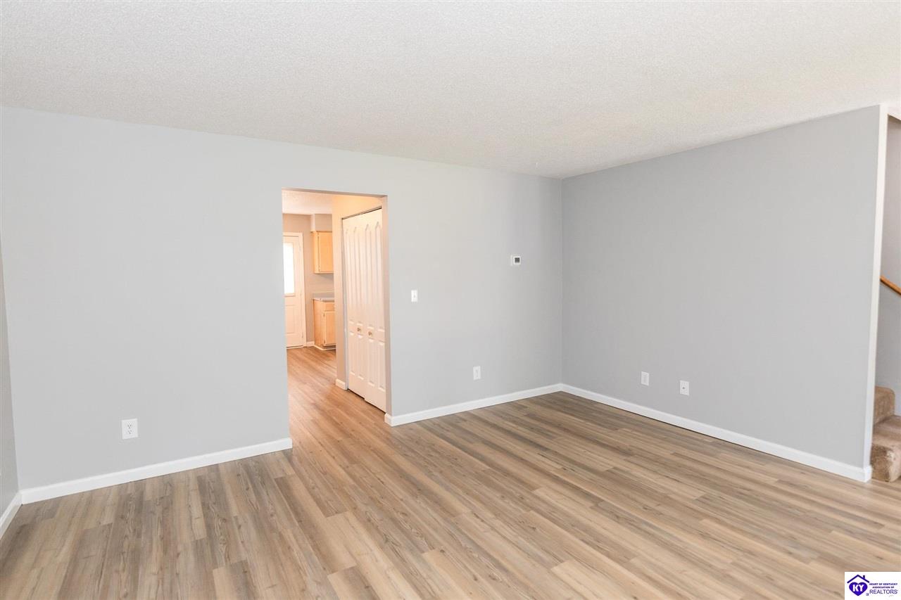 315 Berkley Court Property Photo 4