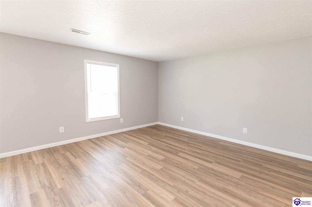 315 Berkley Court Property Photo 5