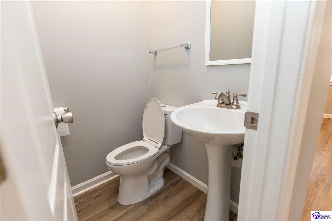 315 Berkley Court Property Photo 8