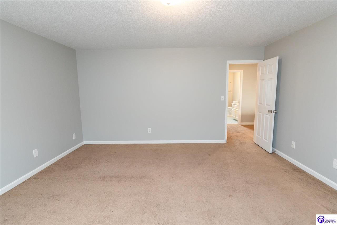 315 Berkley Court Property Photo 28
