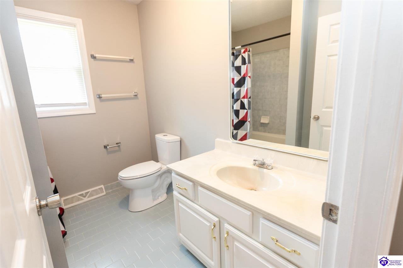 315 Berkley Court Property Photo 32