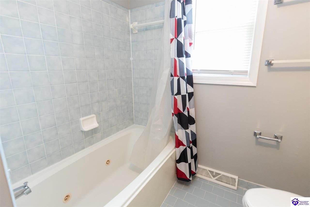 315 Berkley Court Property Photo 35