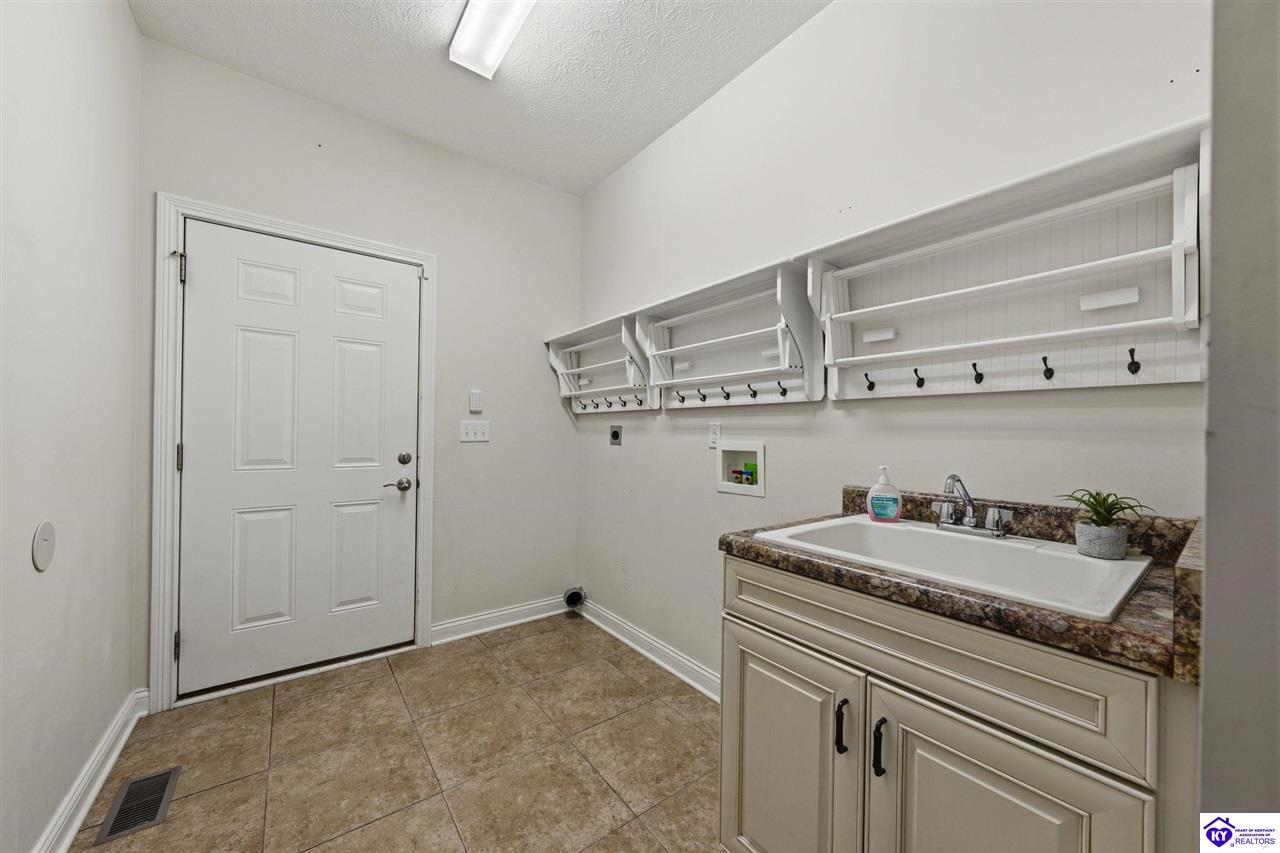 578 Deer Run Way Property Photo 22