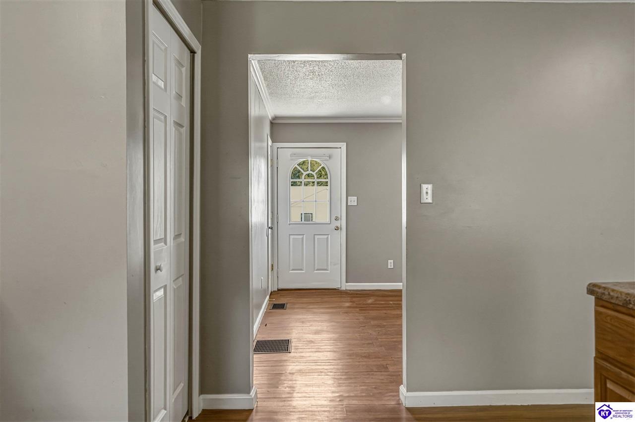 163 E Airview Drive Property Photo 2