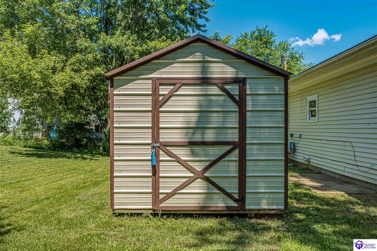 163 E Airview Drive Property Photo 6