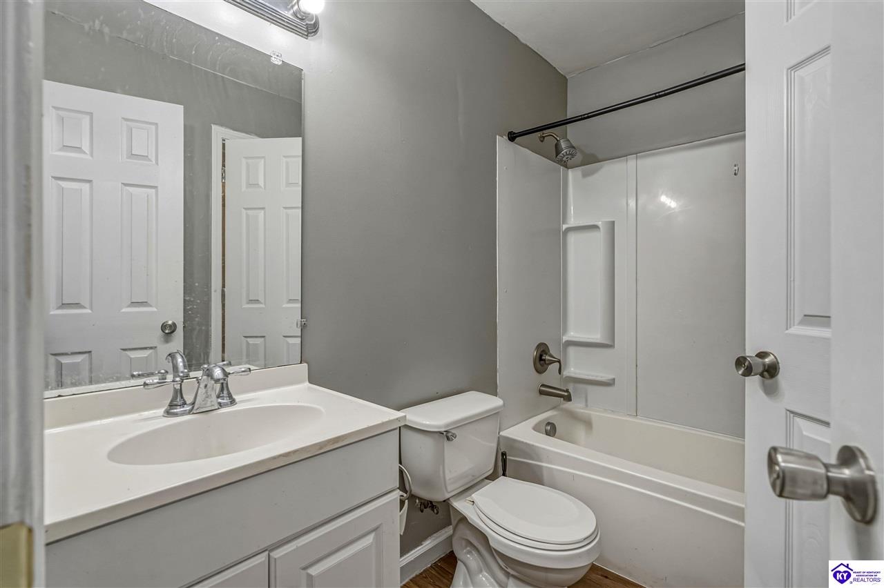 163 E Airview Drive Property Photo 7