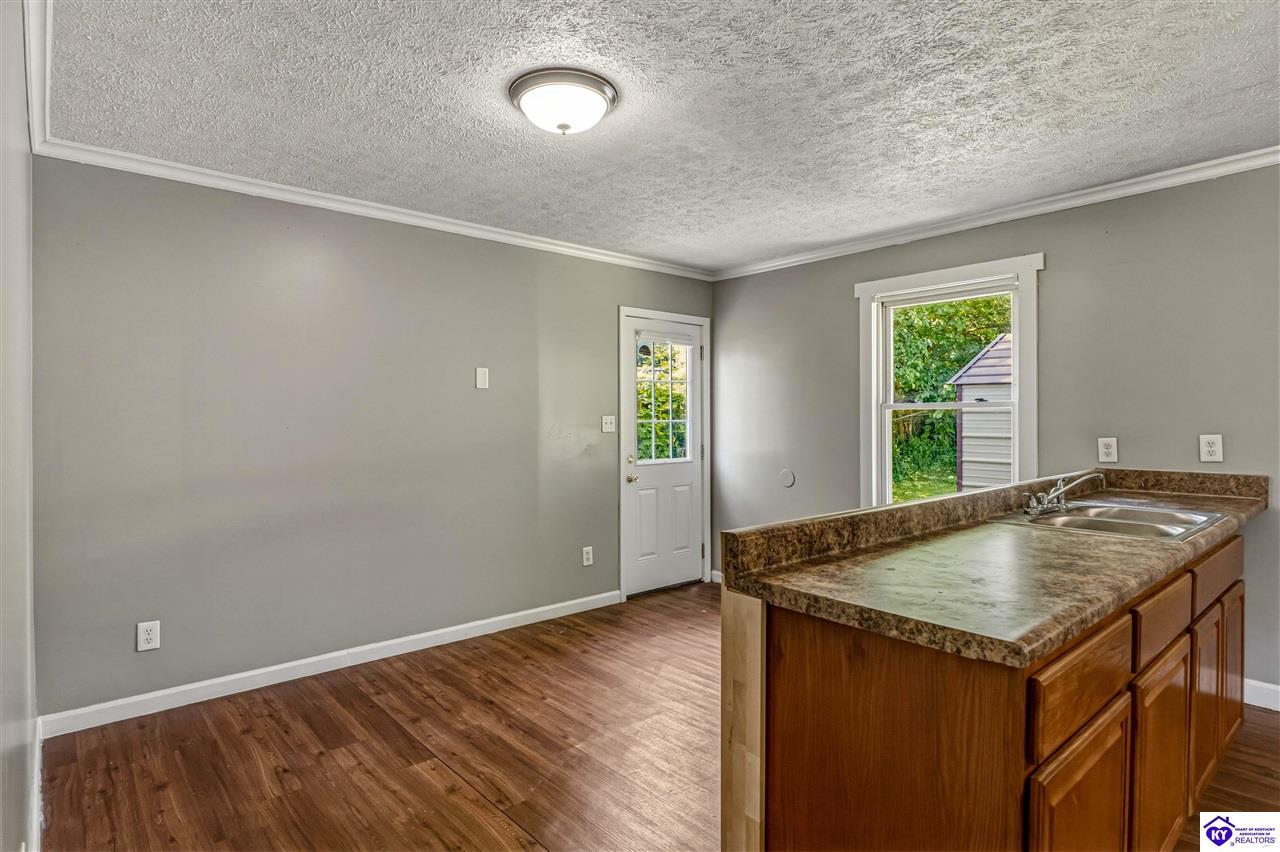 163 E Airview Drive Property Photo 13