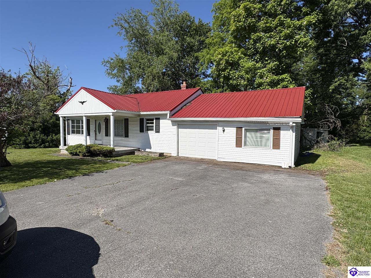 8215 N Dixie Highway Property Photo 3