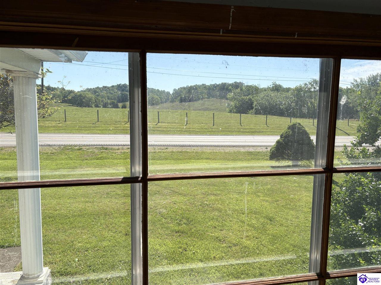 8215 N Dixie Highway Property Photo 6