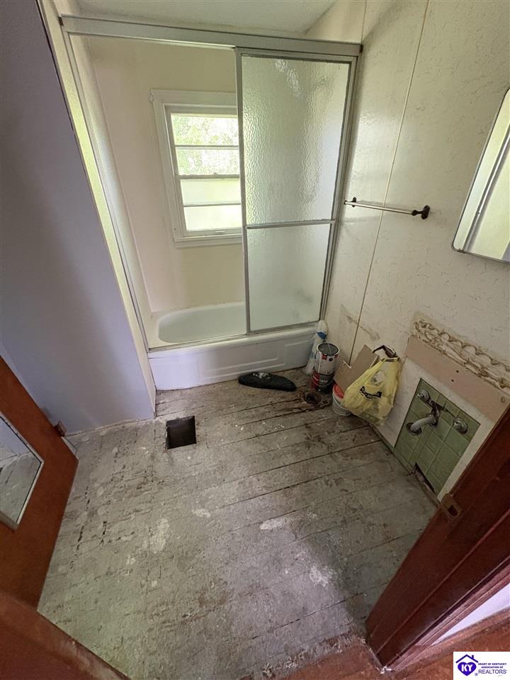 8215 N Dixie Highway Property Photo 9