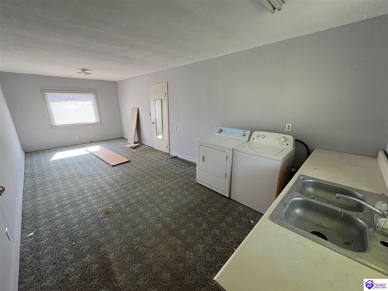 8215 N Dixie Highway Property Photo 13