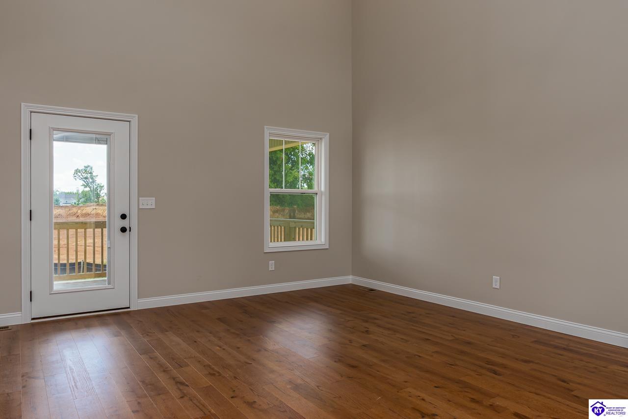 125 Broken Arrow Circle Property Photo 4